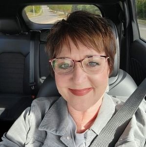 Meet your Posher, Tamela